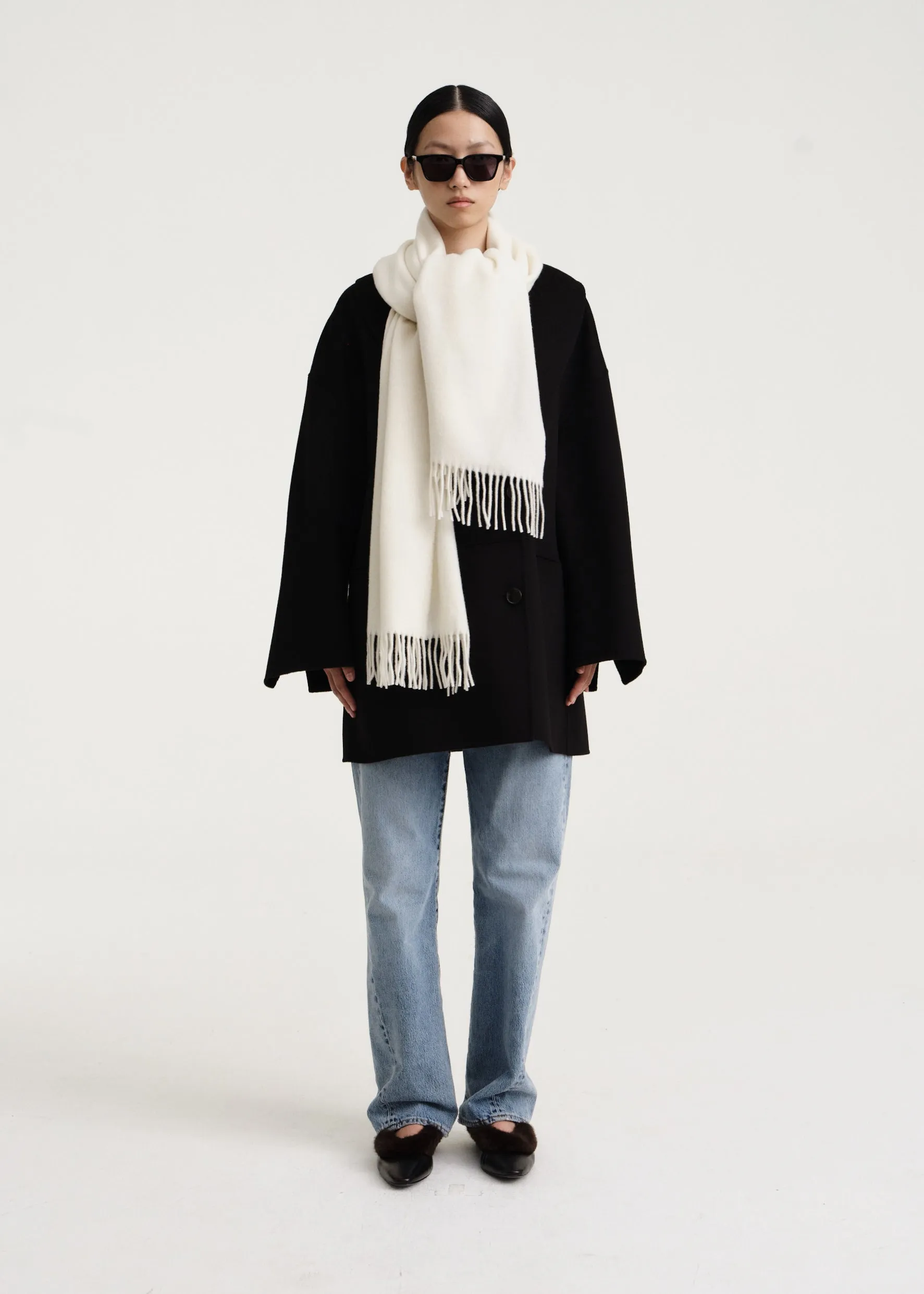 Classic wool scarf bone