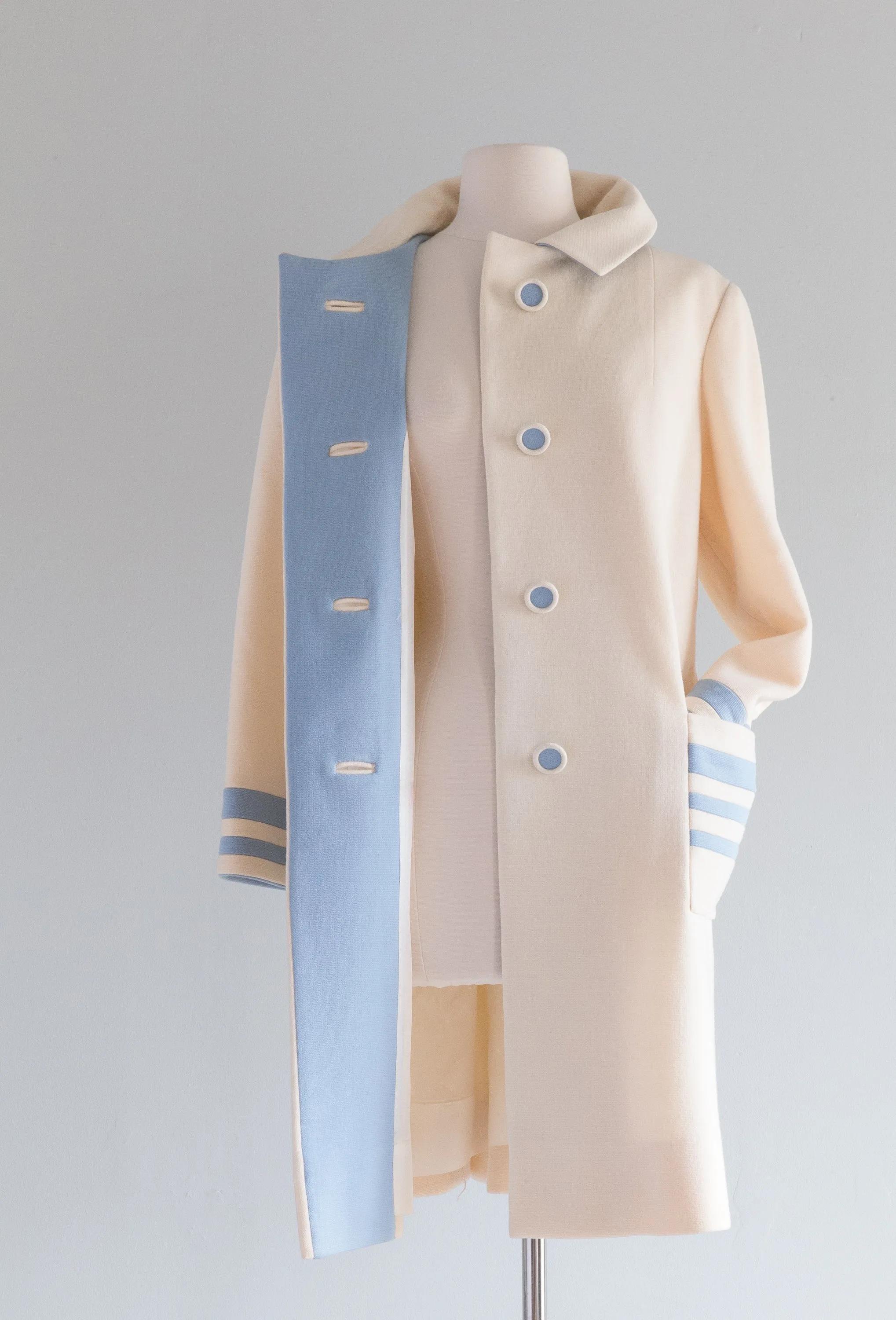 Darling 1960's Mod Ivory & Blue Wool Knit Coat By Capriel / Large