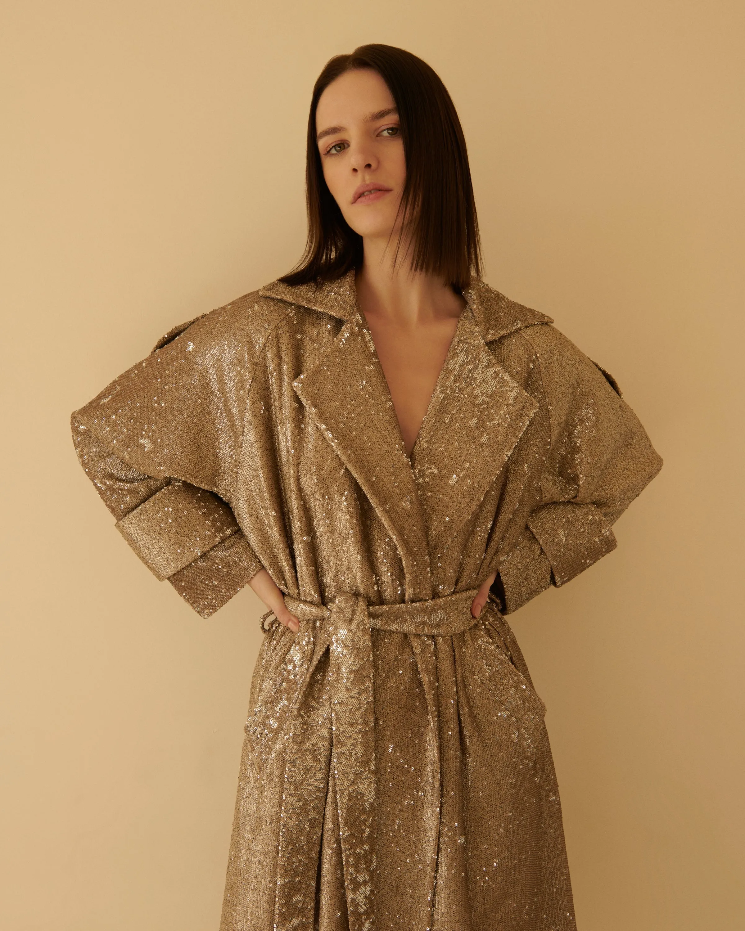 GOLD SEQUINED TIE DETAILED MAXI TRENCHCOAT