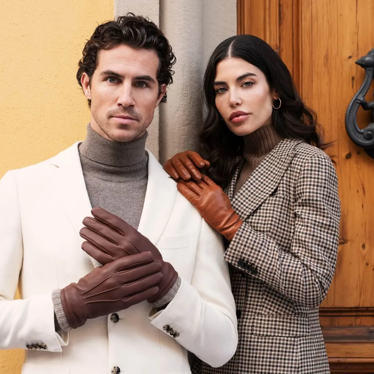 Isabella (cognac) - Italian lambskin leather gloves with cashmere lining & touchscreen feature