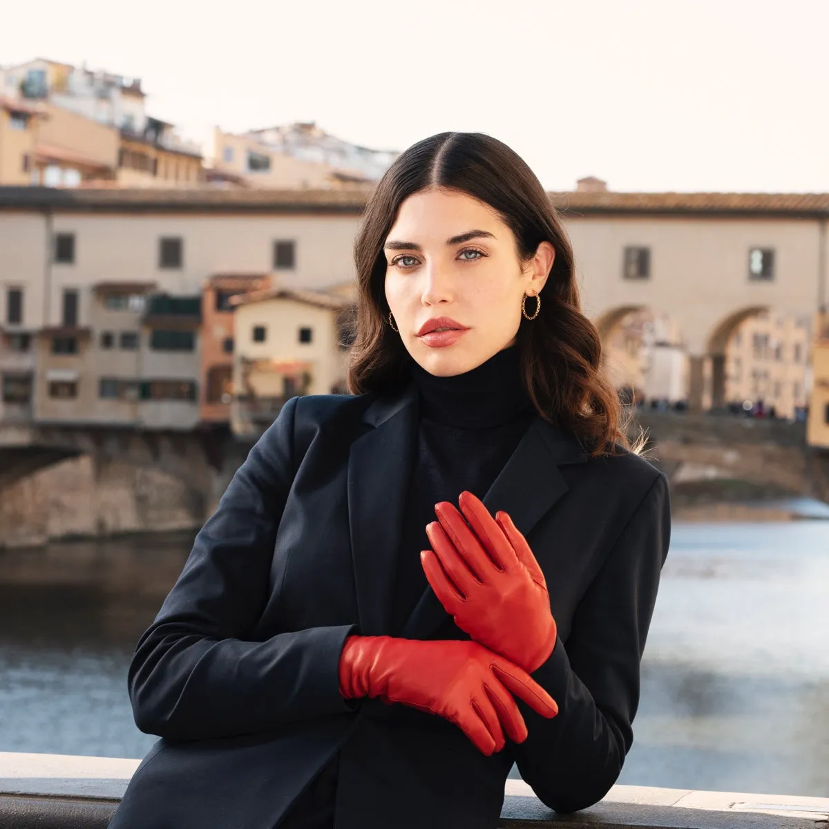 Isabella (red) - Italian lambskin leather gloves with cashmere lining & touchscreen feature