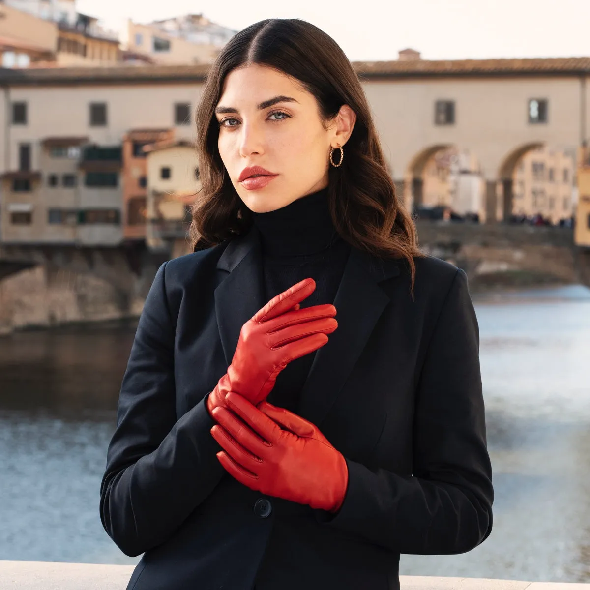 Isabella (red) - Italian lambskin leather gloves with cashmere lining & touchscreen feature