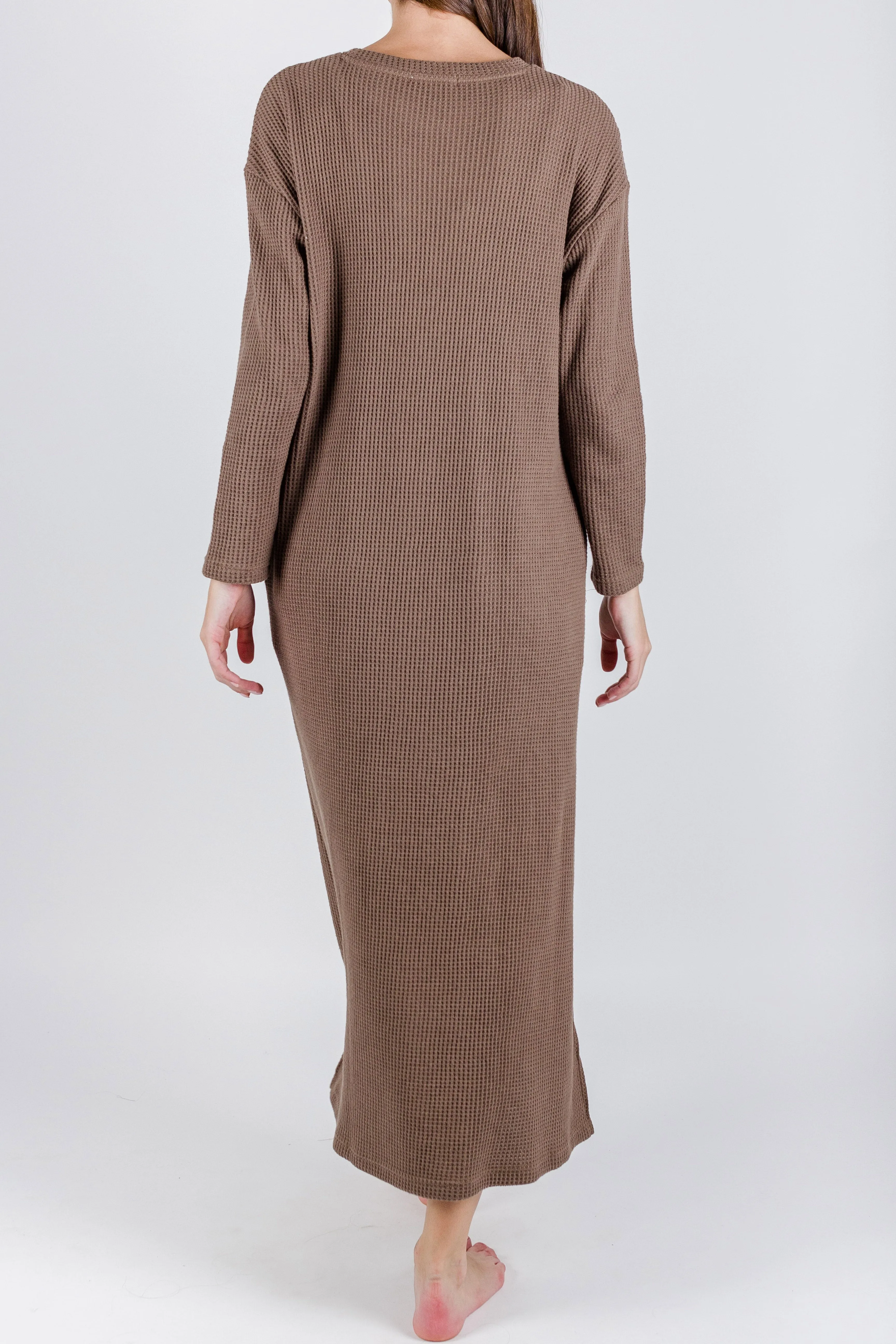 REESE LONG SLEEVE WAFFLE DRESS IN BROWN