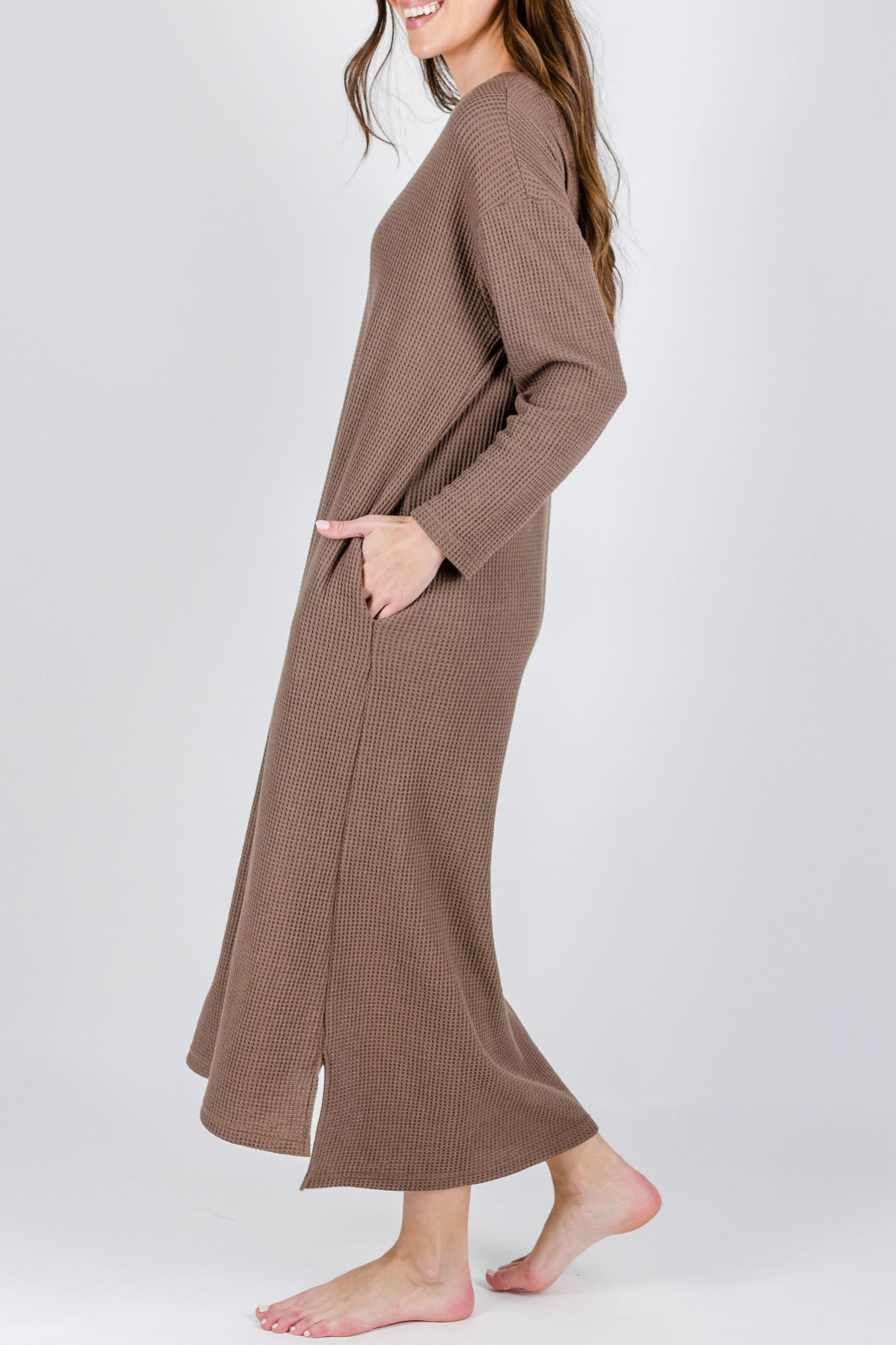 REESE LONG SLEEVE WAFFLE DRESS IN BROWN