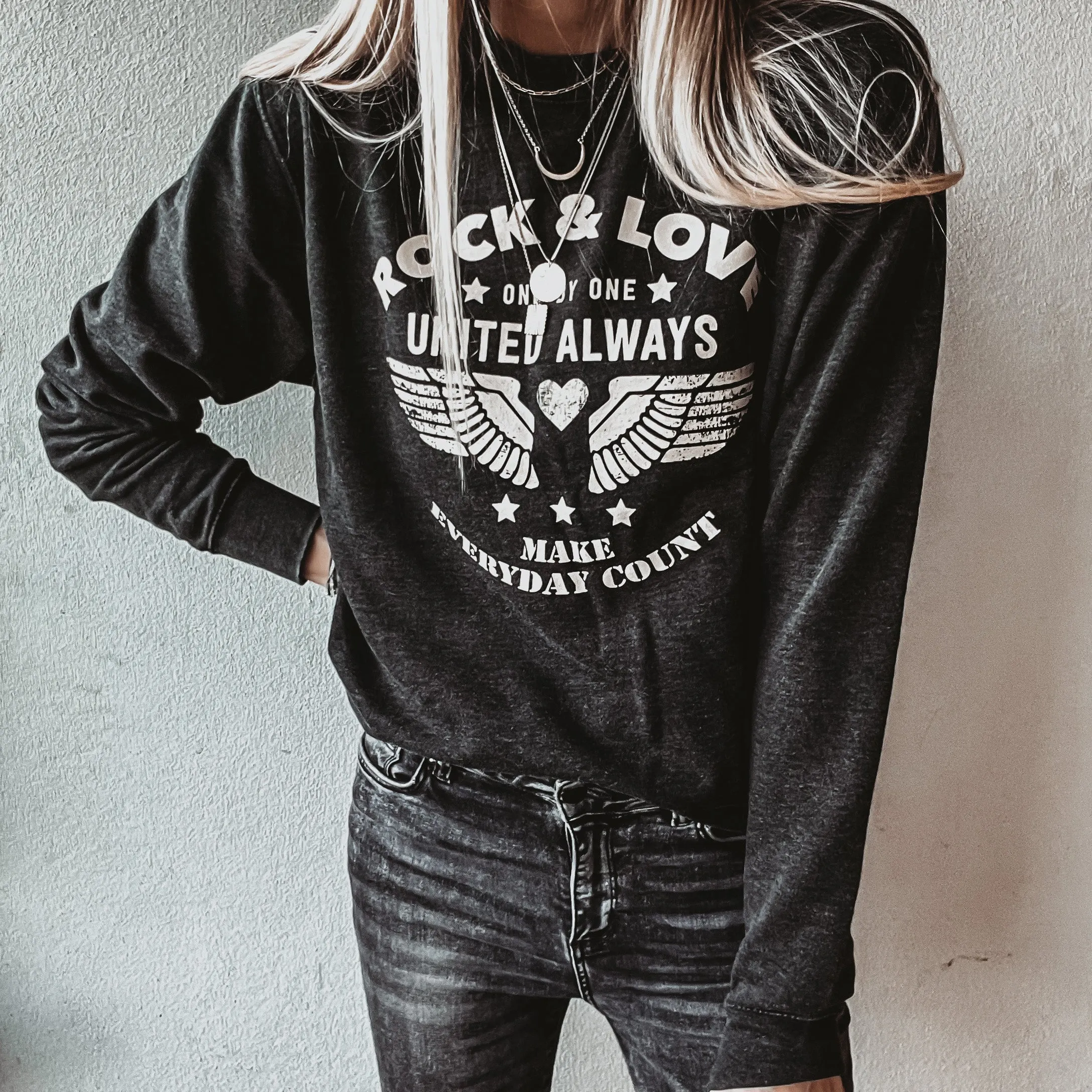 Vintage rock & love wings sweatshirt